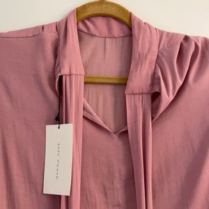 Beautiful Zara blouse. Front neck tie. Soft pink